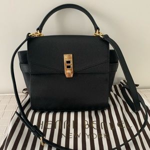 Black medium size handbag with Handle and Crossbody